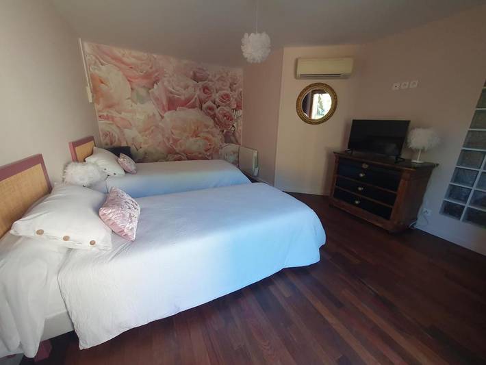 Location de vacances pour 2 personnes, avec vue ainsi que jardin et piscine à Labastide-de-Lévis - 3