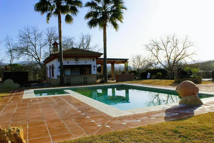 Casa de vacaciones para 4 personas, con piscina además de vistas y jardín - 1