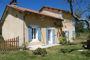 Gîte pour 5 personnes, avec jardin et terrasse à Antonne-et-Trigonant