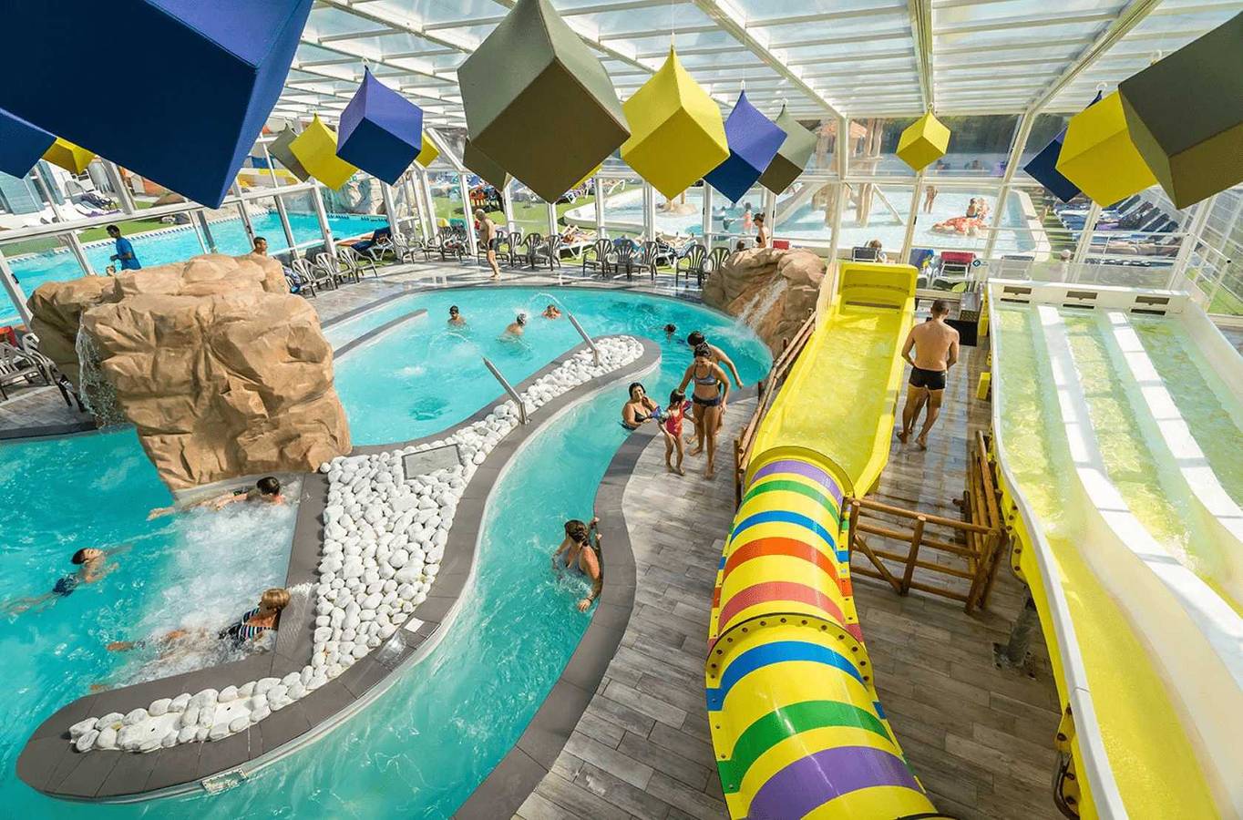 Zecamping espace aquatique chiens acceptés club enfant locatif 17m2 in Château-d'Olonne, Les Sables-d'Olonne