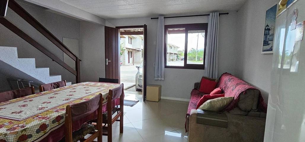 Casas e apartamentos de temporada para 6 pessoas, com vista e jardim em Porto Belo