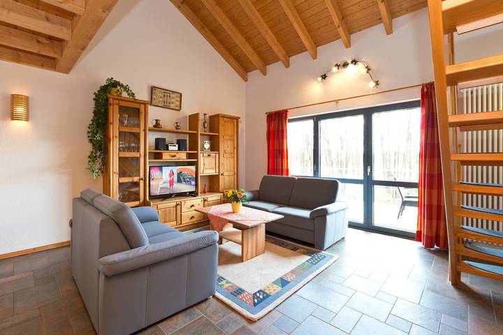 Ferienwohnung für 3 Personen, mit Balkon und Seeblick in Jabel, Mecklenburgische Seenplatte