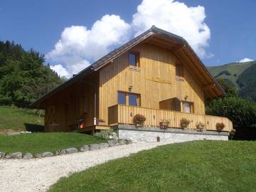 Gîte pour 6 personnes, avec terrasse et balcon/terrasse à Jarsy