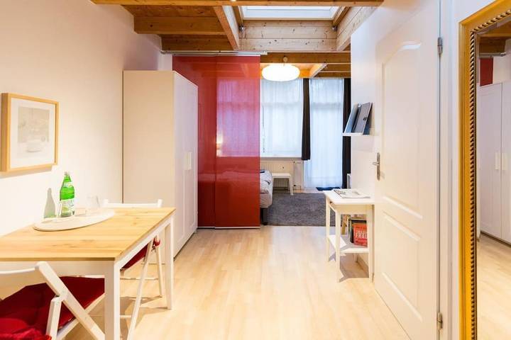 Ferienwohnung für 3 Personen, mit Terrasse und Garten in Brühl