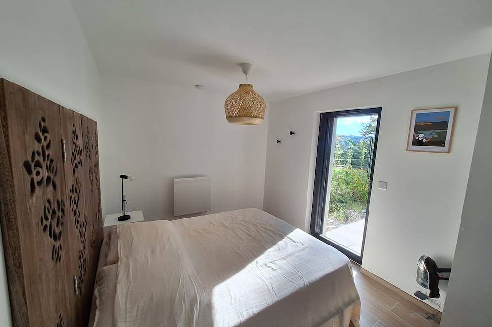 Appartement entier, Studio neuf à 2 pas du lac de aiguebelette in La Bridoire, Région de Chambéry