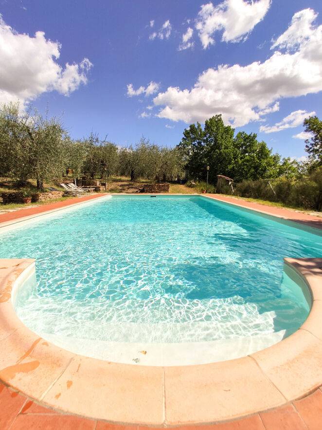 Gîte pour 6 personnes, avec jardin ainsi que terrasse et piscine à Colle di Val d'Elsa - 2