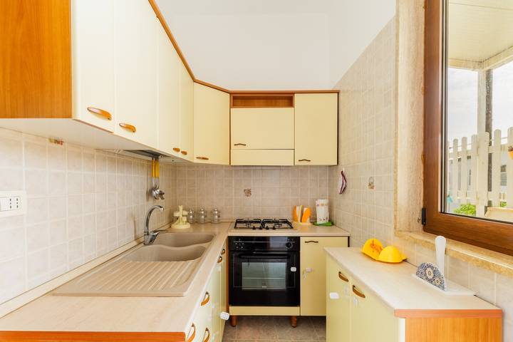 Hel lejlighed, Apartment 'Appartamento Maria' with Private Terrace, Wi-Fi and Air Conditioning in Racale, Taranto-bugten