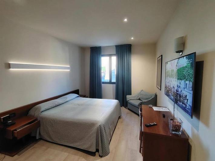 Hôtel pour 3 personnes, avec Balcon et Terrasse à Trebaseleghe