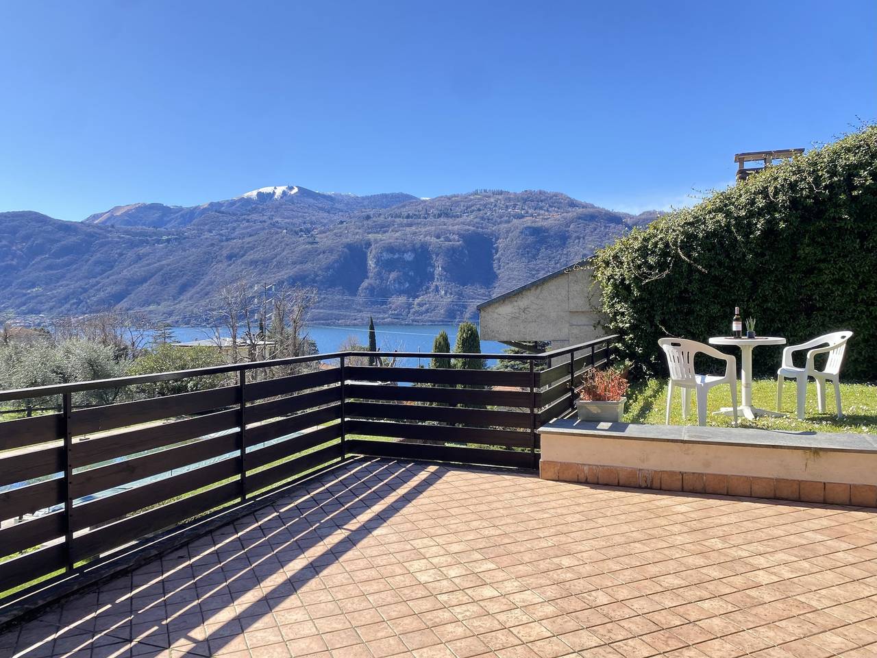 Ganze Wohnung, Sunsetview - Lake Como swimming pool and garden in Lierna, Westliche Bergamo-Alpen