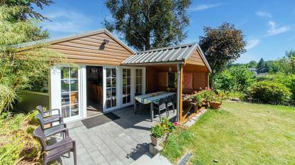 Ferienhaus mit Meerblick für 11 Personen, mit Terrasse und Garten sowie Pool in Belgien