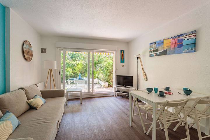 Gîte pour 4 personnes, avec piscine dans Plage La Milady - 2