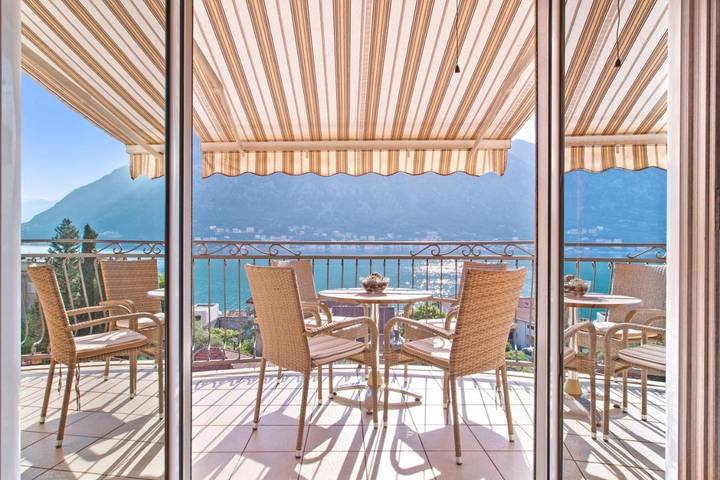 Maison d’hôte pour 6 personnes, avec balcon à Kotor - 2