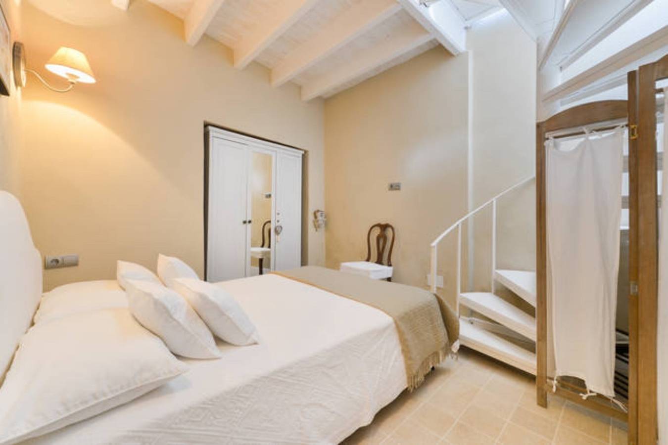 Appartement 'Dalt Vila' met Uitzicht op Zee, Wi-Fi en Airconditioning, foto 10