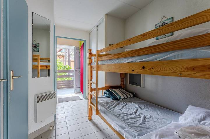 Gîte pour 6 personnes, avec terrasse dans Office De Tourisme De Biscarrosse - 2