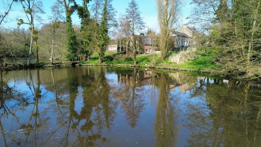 Location de vacances pour 6 personnes, avec Terrasse et Jardin ainsi que Vue sur le lac et Vue à Langrolay-sur-Rance - 4