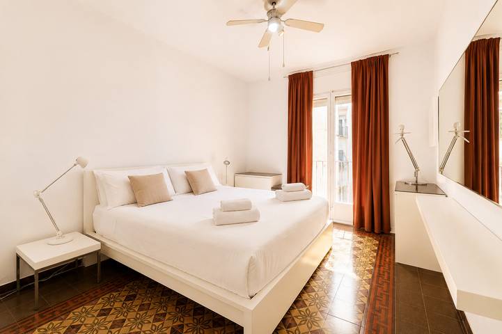Appartamento intero, Appartamento vacanze per 4 persone con balcone in Platja de Sant Sebastià (Sitges), Sitges