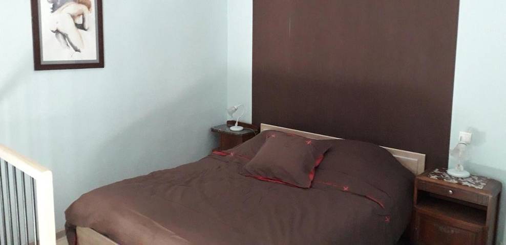 Location de vacances pour 4 personnes, avec piscine ainsi que vue et jardin, animaux acceptés à Bollène - 4