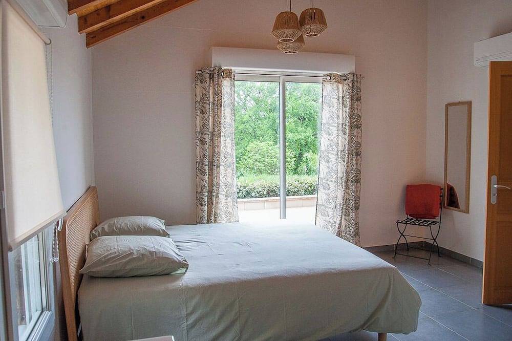 Gîte du Causse Loubressac Charming house with swimming pool in the Dordogne Valley in Loubressac, Massif Central
