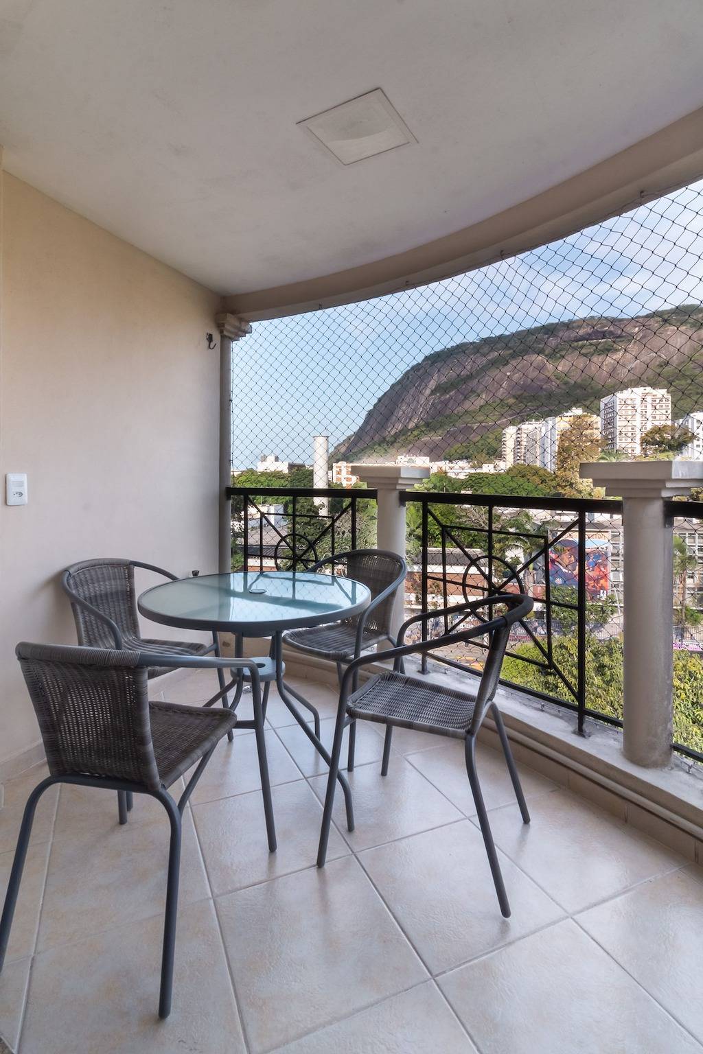 Entire apartment, Apartment in Botafogo with balcony | Gsv301 in Botafogo, Rio de Janeiro