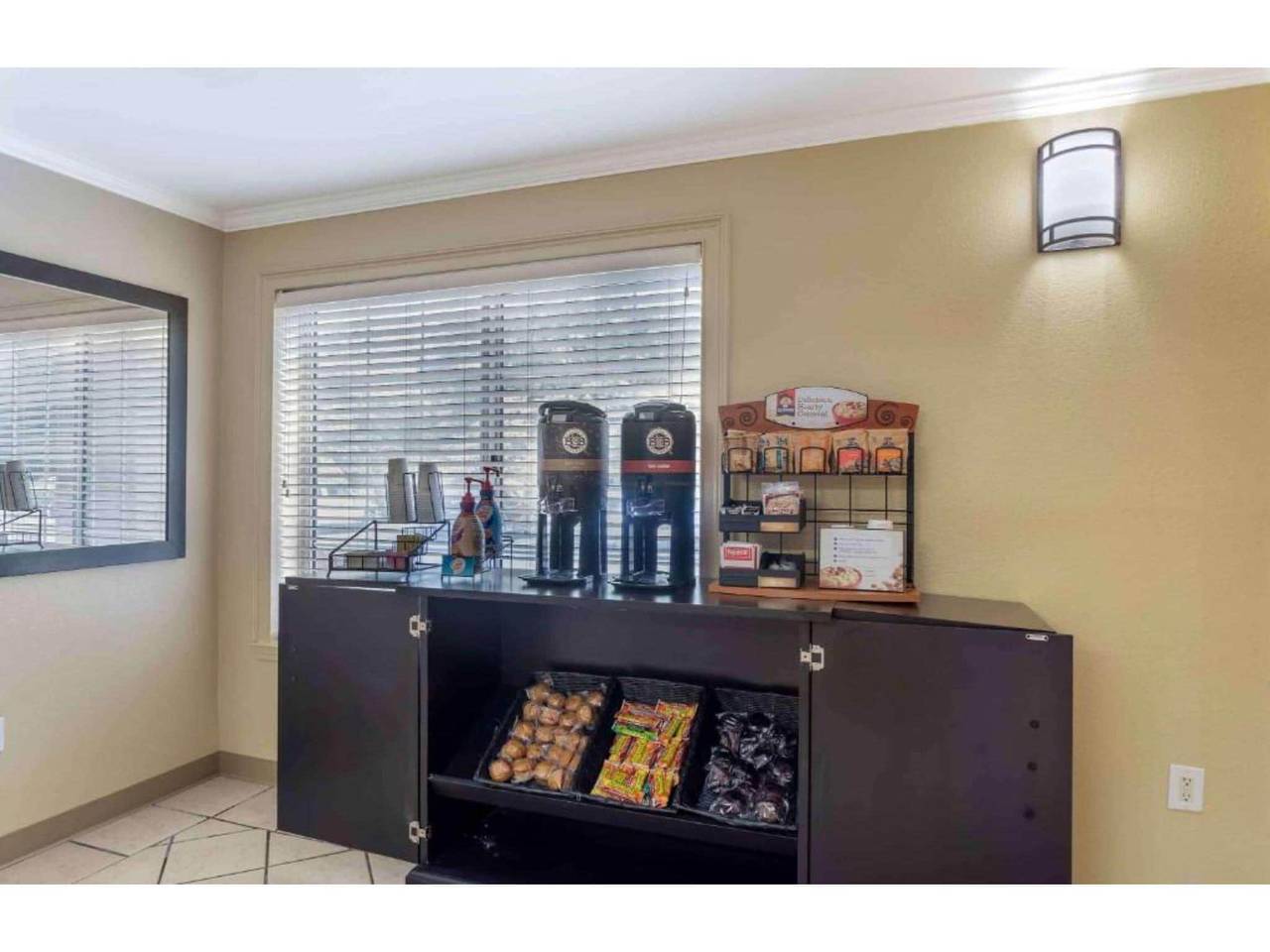 1 Queen Bed | Non-Smoking, Kitchen in Memphis, Tennessee