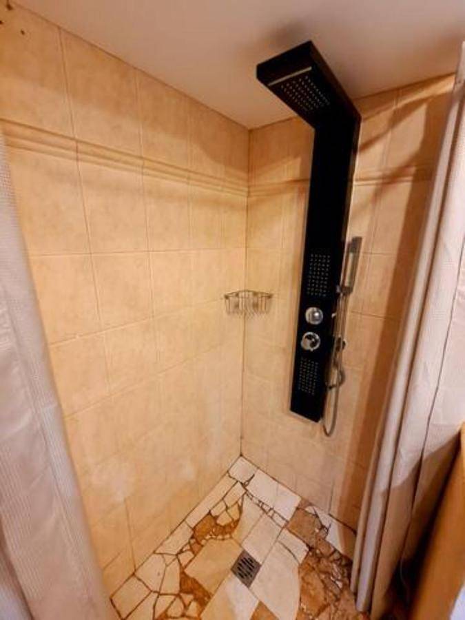 Appartement entier, Villa with Private Pool in Saint-Gilles, Côte méditerranéenne (France)