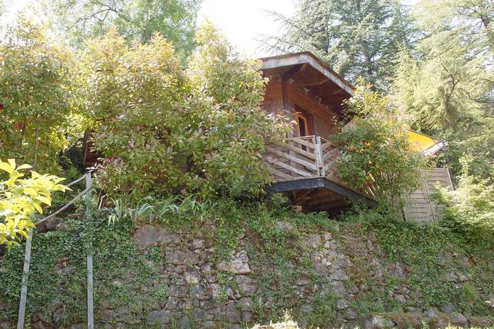 Chalet pour 3 personnes, avec jardin ainsi que vue et piscine