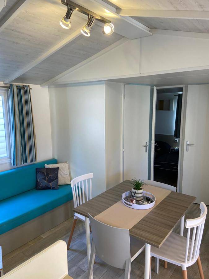 Camping pour 6 personnes, avec terrasse et piscine dans Plage de l'Espiguette - 2