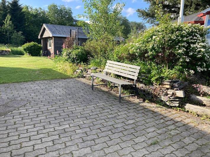 Location de vacances pour 4 personnes, avec jardin ainsi que vue et terrasse à Leknes - 2