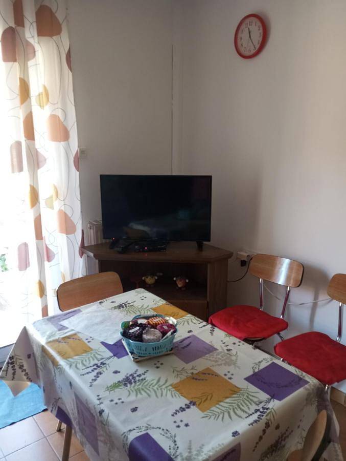 Gîte pour 4 personnes, avec jardin ainsi que terrasse et vue, animaux acceptés à Reynès - 3