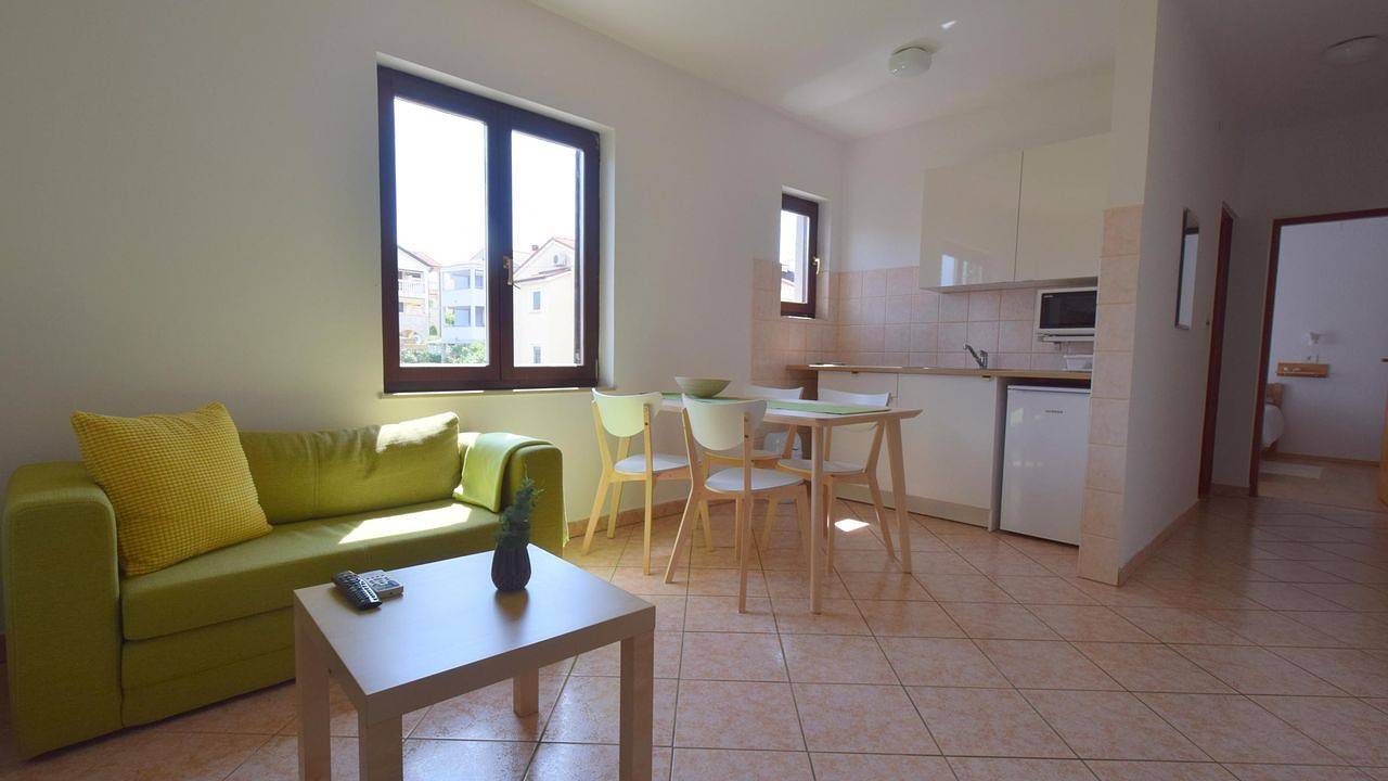 Ganze Ferienwohnung, Ferienwohnung für 5 Personen (40 m²) in Malinska in Malinska-Dubašnica, Krk