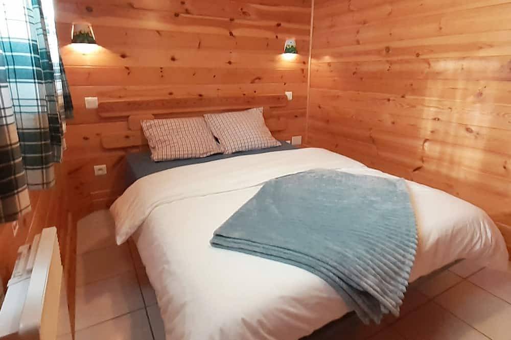 Cosy chalet with breathtaking views of the pond and valley in the Vosges mountains in Le Syndicat, Región de Épinal