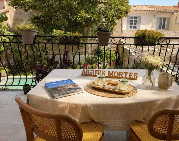 Chambre d’hôte pour 2 personnes, avec jardin ainsi que piscine et terrasse à Aigues-Mortes - 2