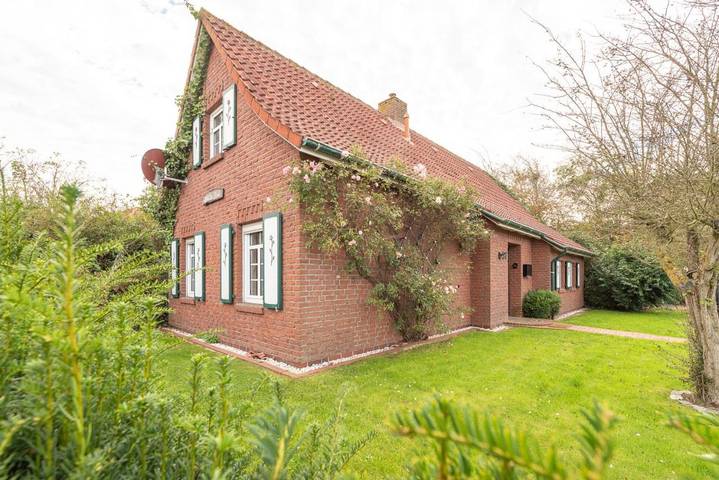 Ferienhaus mit Meerblick für 8 Personen, mit Ausblick und Garten in Ostfriesland - 2