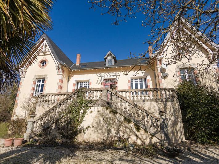 Location de vacances pour 8 personnes, avec Balcon/Terrasse et Terrasse ainsi que Jardin et Piscine à Savignac-Lédrier