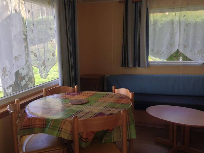 Camping pour 4 personnes, avec piscine et terrasse, animaux acceptés dans l' Ariège - 4