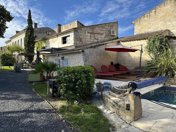 Maison d’hôte pour 2 personnes, avec jardin ainsi que jacuzzi et piscine à Saint-Estèphe