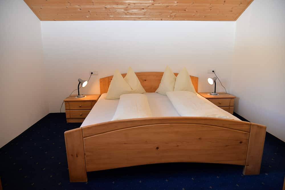 Ganze Wohnung, Vacation apartment \"Dorfblick\" with large balcony, morning sun, quiet location, pure nature in Deutschnofen, Eggental