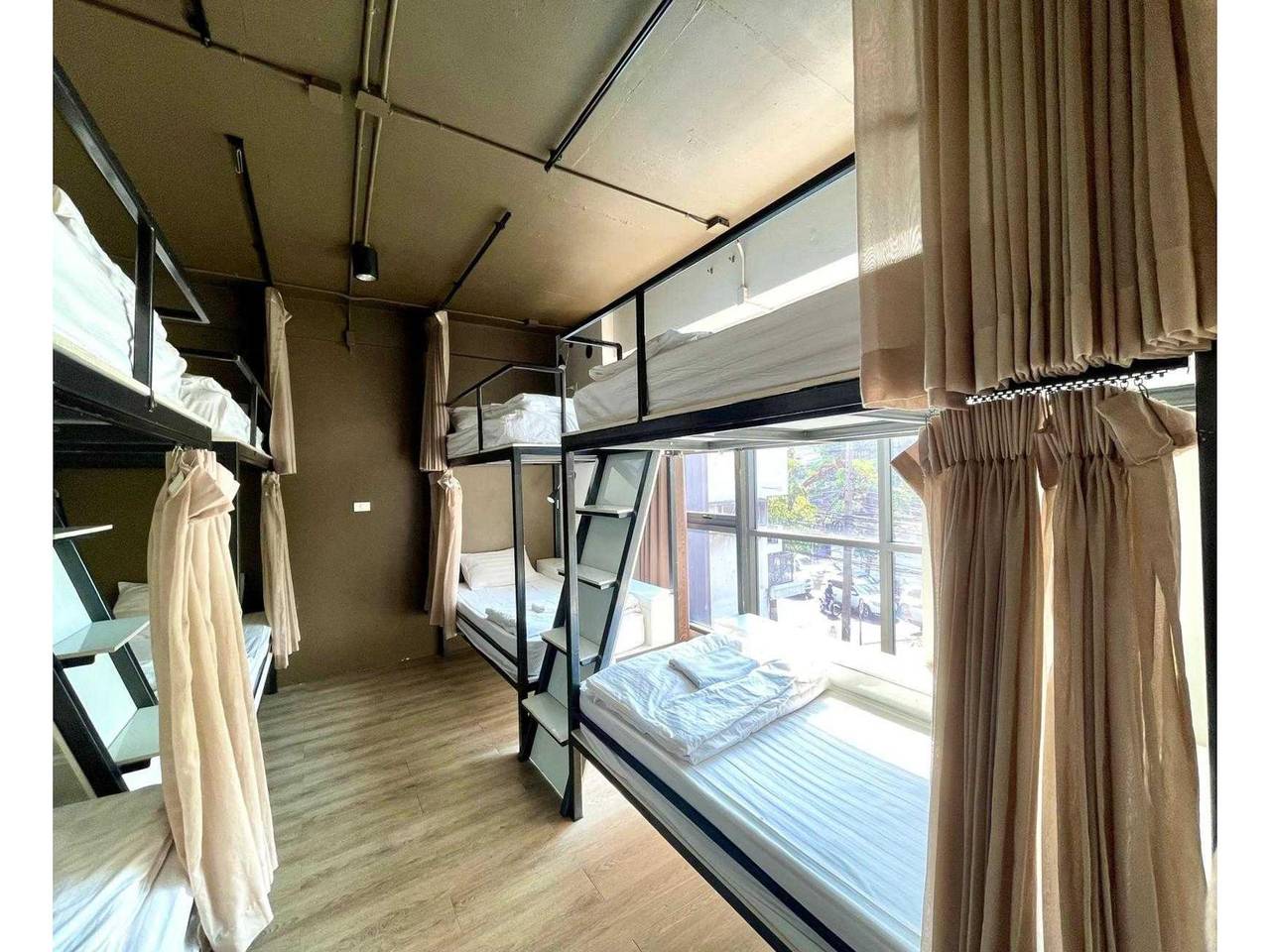 Dormitorio mixto moderno | Comodidad y presupuesto in Bangkok, Tailandia