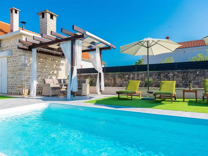 Dalmatian Holiday house Marcella with pool in Pridraga, Donji Karin