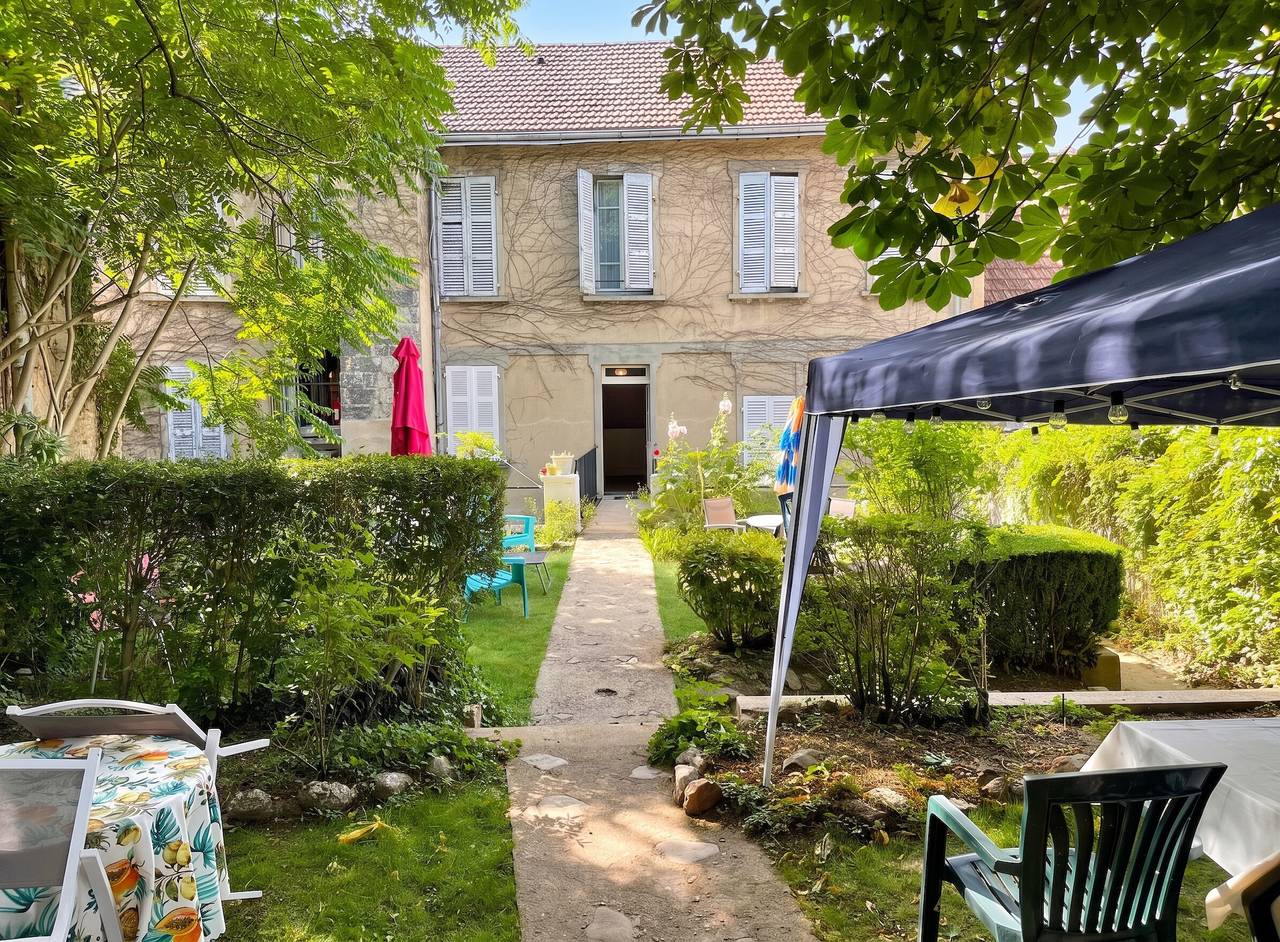 Ganzes Studio, Gemütliches Studio in Néris-les-Bains auf 20 m² in Néris-les-Bains, Montluçon und Umgebung