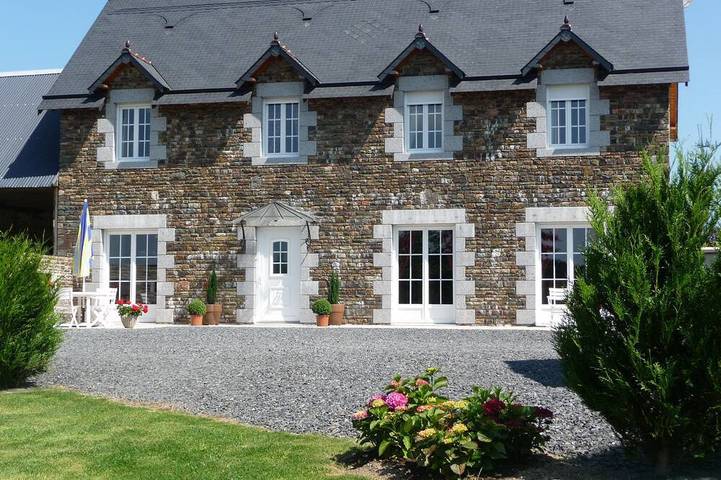 Gîte pour 6 personnes, avec terrasse et jardin, animaux acceptés dans Torigny-les-Villes