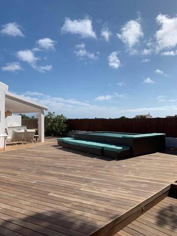 Gorgeous Beach Villla with Ac pool, 300m2 from Playa Mitjorn and pool in Platja de Migjorn, Formentera