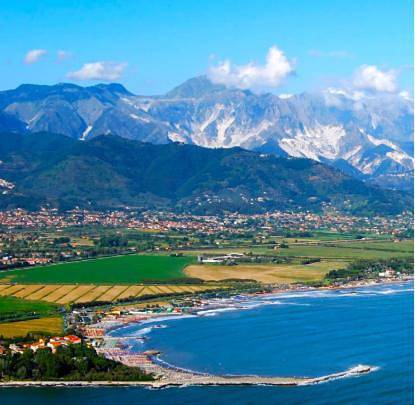 Appartamento intero, Mariluna - Grande terrazza a un passo dal Mare in Marinella di Sarzana, Sarzana