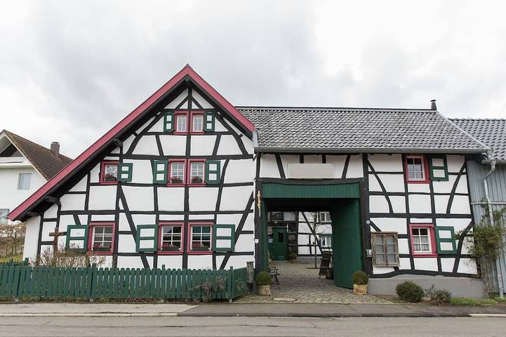 Ferienwohnung für 2 Personen, mit Terrasse und Garten in Schleiden