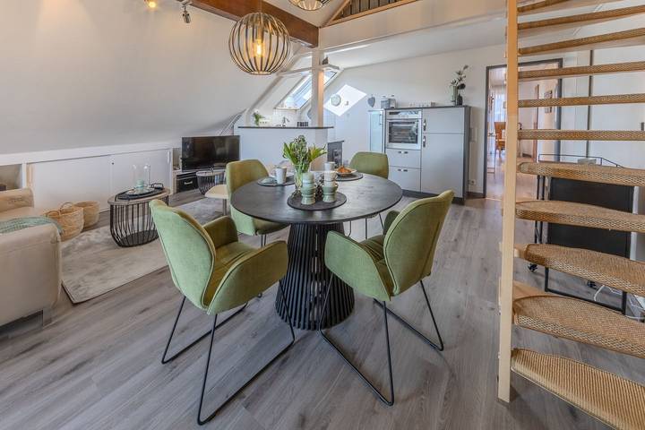 Ganze Wohnung, Fewo Seesternchen, überdachter Balkon, für max. 2 Erwachsene + 2 Kinder in Öhningen, Untersee