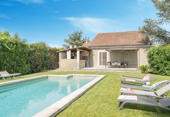 Location de vacances pour 10 personnes, avec jardin et terrasse, adapté aux familles à Saint-Étienne-du-Grès - 3