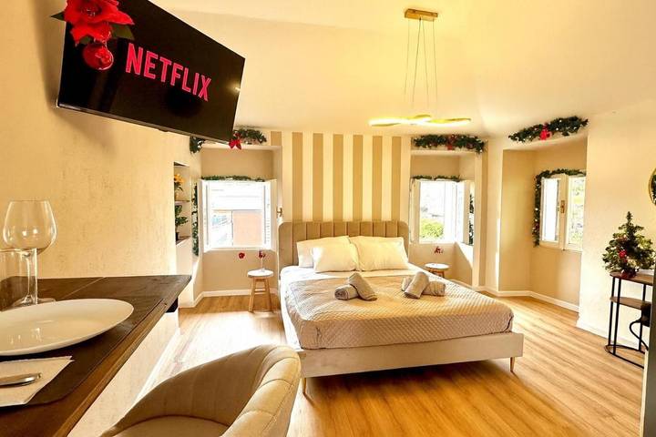 Gîte pour 2 personnes, avec vue et balcon, animaux acceptés dans Massino Visconti