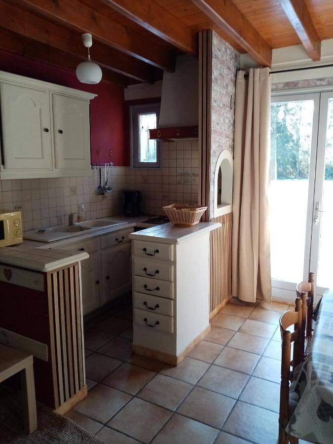 Gîte pour 5 personnes, avec jardin à Chastreix - 4