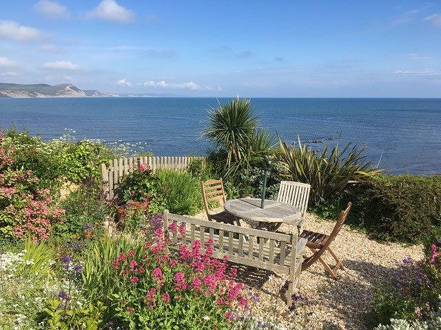 Glamping for 4 people, with garden in Jurassic Coast