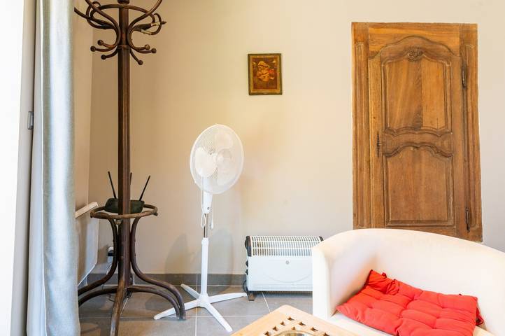 Entire studio, Studio "Le - Ancienne Cave" with Mountain View and Wi-Fi in Patrimonio, Calvi region